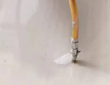 邵阳瓷砖空鼓维修公司专业解答在瓷砖铺贴过程中，如果使用的砂料过粗（如全部使用了粗砂），可能会导致以下问题